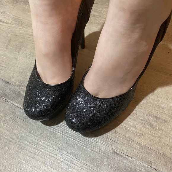 GUESS Pumps 👠 - Picture 5 of 11